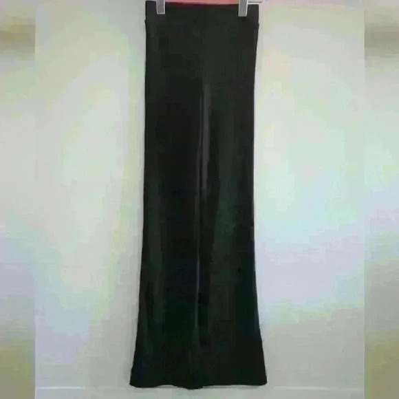 H&M  | Women's Black Ribbed Pull-On Stretchy Flare Pants - Picture 4 of 4